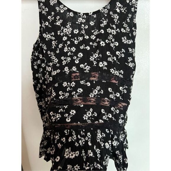 Forever 21 Floral Tank Top Woman’s Size Medium - Picture 2 of 6